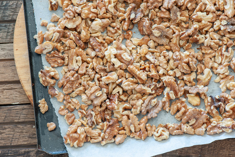 roast walnuts